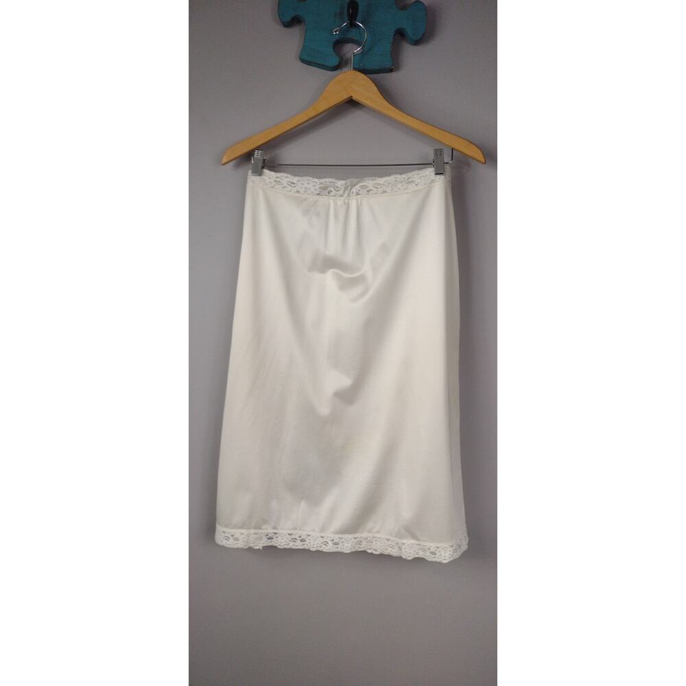 Vintage Creme Half Slip Lace Waistband & Hem Underskirt Scalloped Trim